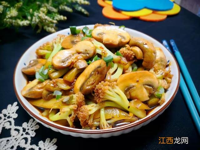 菜花和什么一起炒比较好吃 菜花炖什么好吃