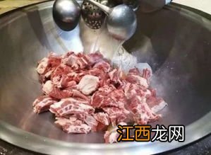 百度一下煮羊肉里面都应加什么料 吃烤羊肉喝什么饮料最好