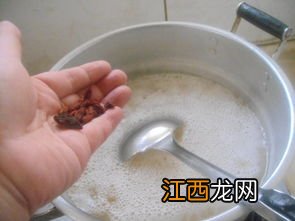 怎么熬粥又简单又好喝 熬粥时放点什么东西比较好