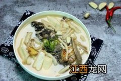 鱼头豆腐汤配什么菜 鱼头豆腐汤加什么配菜