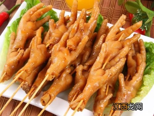 为什么煮的鸡肉会变黑 鸡爪煮熟为什么发黑