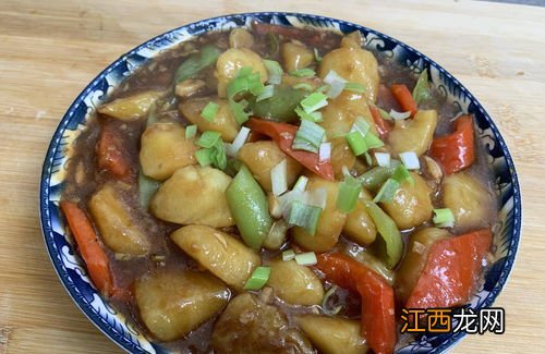 芹菜炒肉的营养价值及功效 芹菜炒土豆条