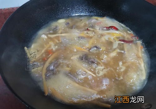 猪心怎么煲汤好喝 猪心可以加什么食材一起煲汤