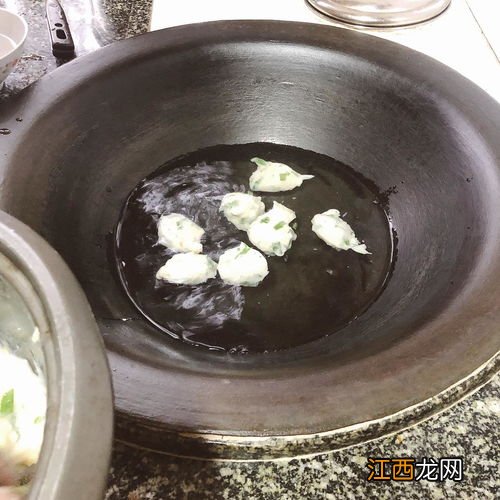 自制鱼丸用冷水还是热水 汆丸子用冷水还是热水