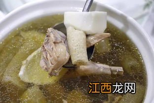 炖鸡汤需要放什么调料 煲鸡汤去湿气放什么食材