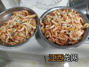 小龙虾颜色深的好还是浅的好 紫虾和青虾哪个好