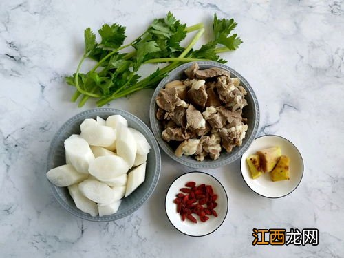 鸡肉炖什么吃不上火 夏天怎么炖鸡汤不上火