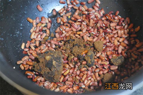 红豆里面很多虫 红豆里面生的黑色虫子怎么处理