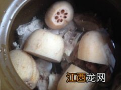 广东人煲莲藕汤大全 生蚝莲藕汤