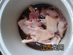 老鸭放什么药材煲汤 水鸭炖什么滋阴