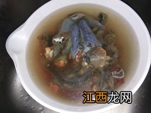 乌鸡煲汤放什么食材好 补气血鸡汤用什么药材