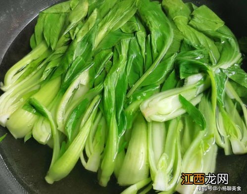 怎么让青菜炒出来更绿 炒包菜不要直接下锅