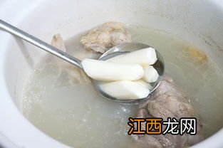 手脚冰冷炖什么汤好 着凉了喝什么汤好