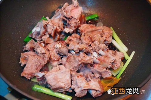 羊肉煮水后泡沫子多怎么回事 涮羊肉有白沫怎么回事