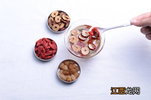 红枣枸杞桂圆茶什么时候喝比较好 每天喝红枣桂圆水好吗