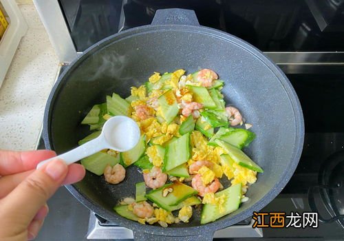 虾仁配什么菜炒 虾和什么菜搭配才好吃