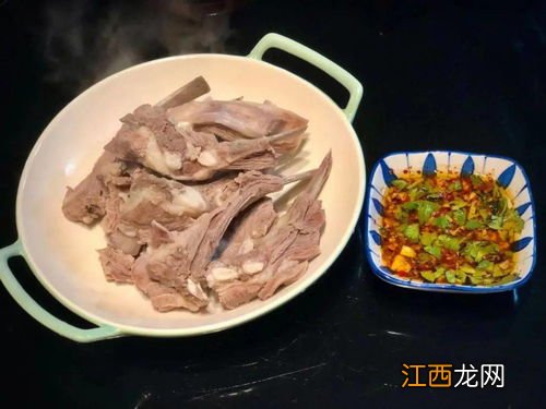 如何炖羊肉汤不膻 手抓羊肉用什么蘸料酱好吃