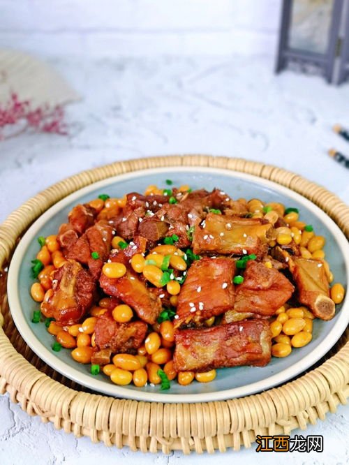 黄豆煲什么汤好喝 黄豆炖鸡肉的做法