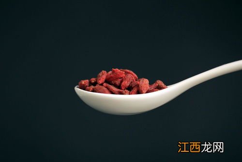 红花泡水喝有什么功效 党参的功效与作用