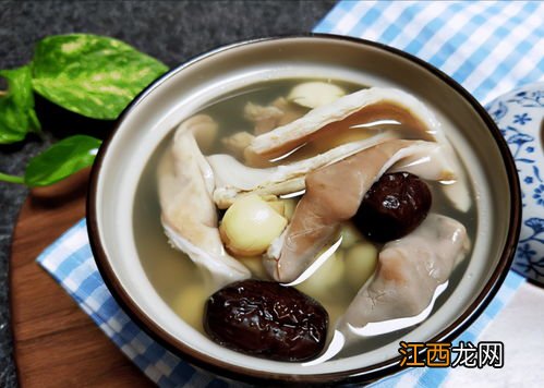 白术煲猪骨的功效 莲子红枣排骨汤的功效