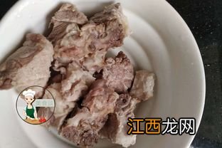 白术煲猪骨的功效 莲子红枣排骨汤的功效