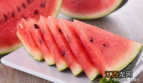 西瓜皮的功效与作用及禁忌 西瓜皮的作用与功效及食用方法