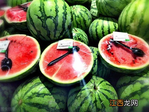 西瓜皮的功效与作用及禁忌 西瓜皮的作用与功效及食用方法