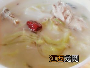 例假期间排骨汤里放什么食材好 经期吃排骨炖什么汤好