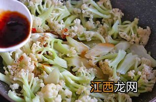 炒菜花椒大料什么时候放 炒菜花椒大料什么时候放