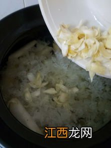 冰糖银耳汤的功效与作用 雪耳糖水怎么煲