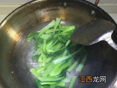 青菜怎么做不会黄 如何使青菜不变黄