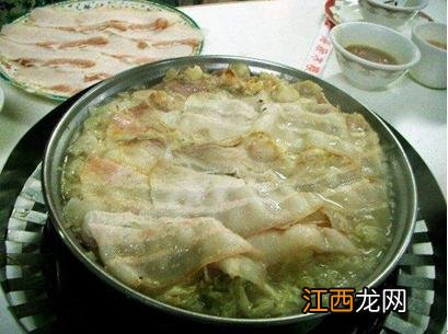 东北特色美食：白肉火锅各地小吃