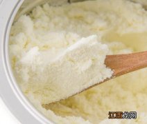 飞鹤牧场经典1962中老年高钙多维奶粉含糖吗