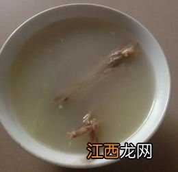 鸭肉怎么做清淡又好吃 鸭子汤放什么食材好吃