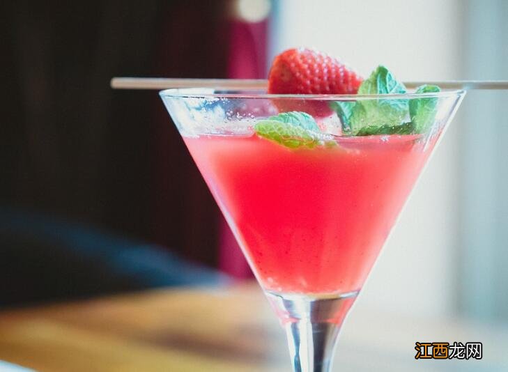 吃螃蟹不能配什么酒 六种不宜与螃蟹进食的酒类