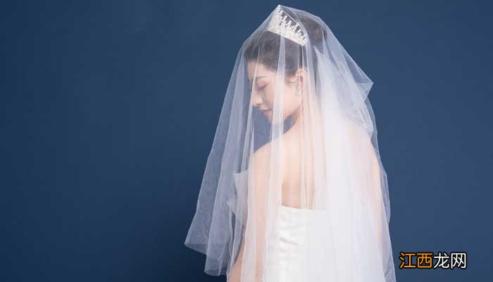 明媒正娶下一句八抬大轿明媒正娶下一句