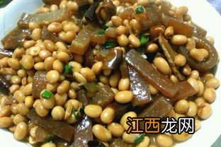 黄豆用冷水一泡就脱皮为什么呢 黄豆刚泡几分钟脱皮了怎么回事