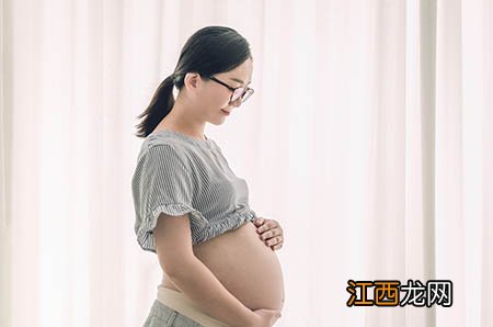 8个月宝宝辅食推荐：木瓜炖银耳婴儿