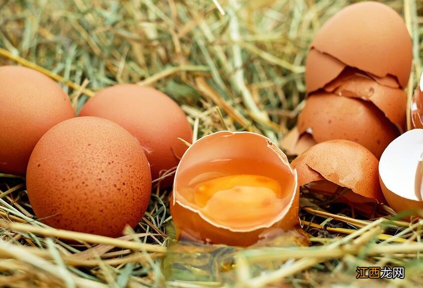 鸡蛋黄发红是什么原因