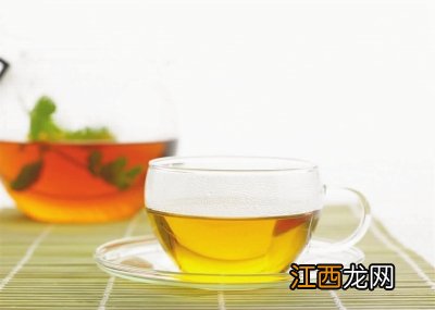 秋季干燥 喝蜂蜜苦丁茶润喉养颜