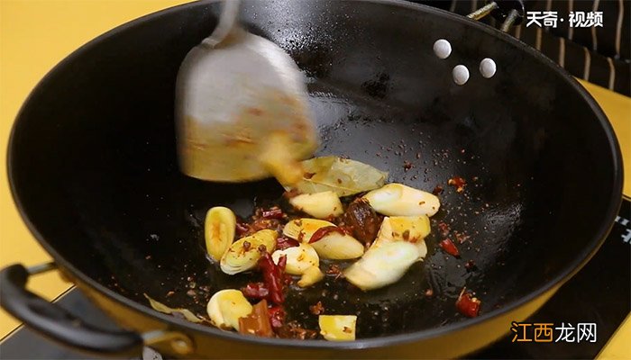 麻辣鸭脖的做法 麻辣鸭脖怎么做