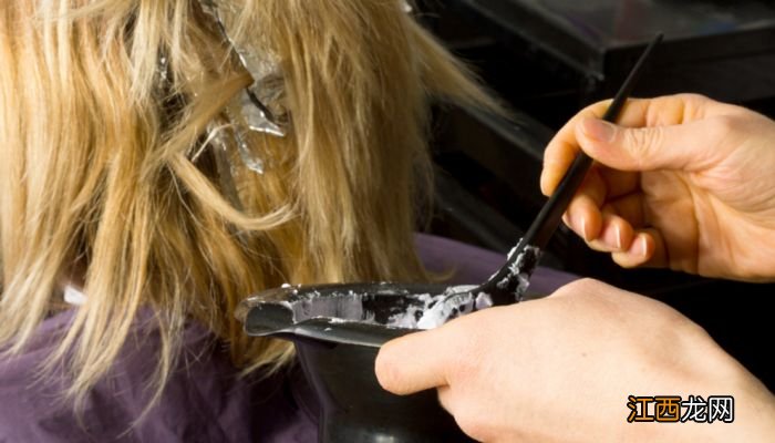 锡纸烫能用梳子梳头吗 锡纸烫能用梳子吗