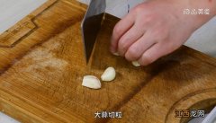 黄焖鸡茄子的做法 茄子焖鸡怎么做