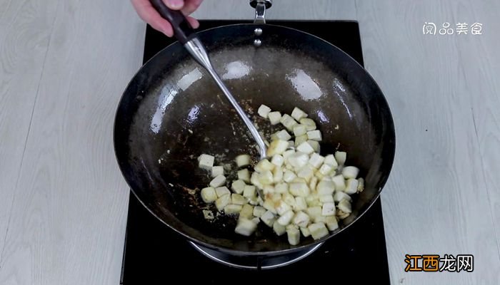 炒豆腐丁的家常做法 毛豆炒豆腐丁的做法