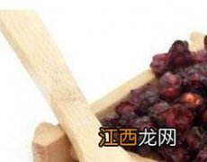 五味子泡水喝有什么作用 五味子泡水喝的功效与作用及禁忌