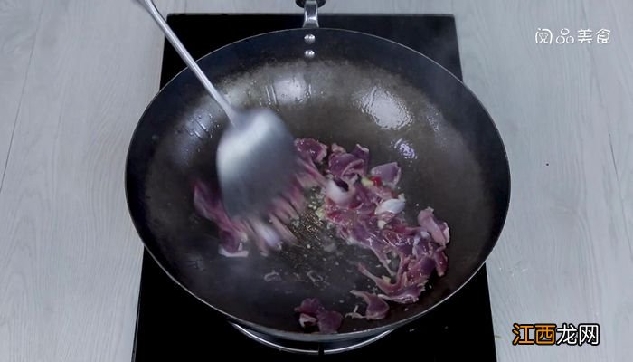 鸭胗炒花菜的做法 鸭肫炒花菜