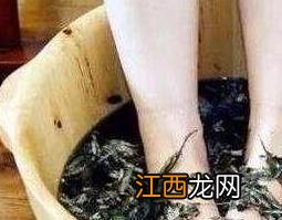 艾叶泡脚有什么好处 女性用艾叶泡脚有什么好处