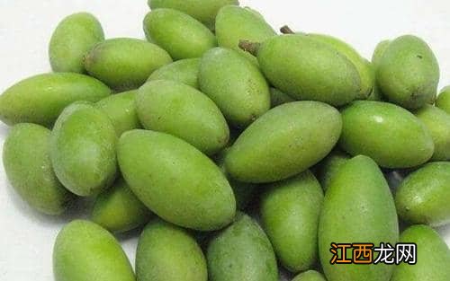 青橄榄泡水的功效与作用 青橄榄泡水的功效与作用是什么