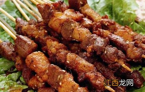 羊肉串怎样腌制烤出来比较嫩 羊肉串的腌制方法