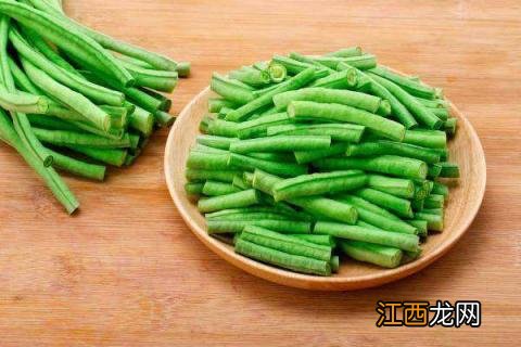 炒豇豆用不用先焯一下水 炒豇豆需要先焯水吗